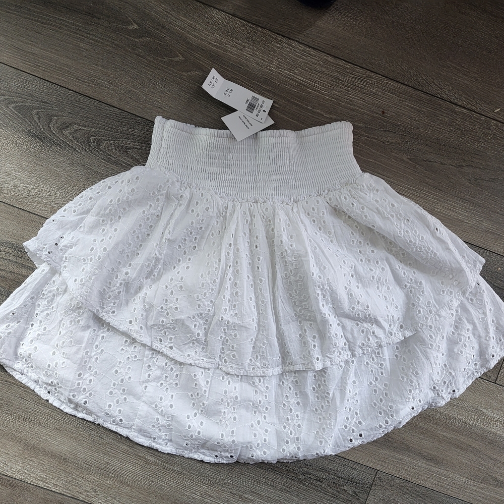 🌺 3 for 30 NWT Hollister Ruffle Skirt